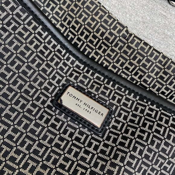 Tommy Hilfiger Crossbody bag - Picture 3 of 7